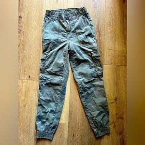 American Eagle Camouflage Cargo Pants